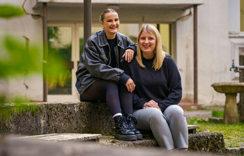 Lara Hudelist und Marie-Christin Stranner aus der 5 HLW sind Peer-Buddys für unsere 3HLW.